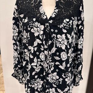 White House Black Market Black and White Floral Blouse